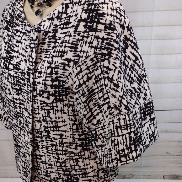 Kenneth Cole Reaction Monochrome Patterned Blazer Size 2 - Picture 5 of 10